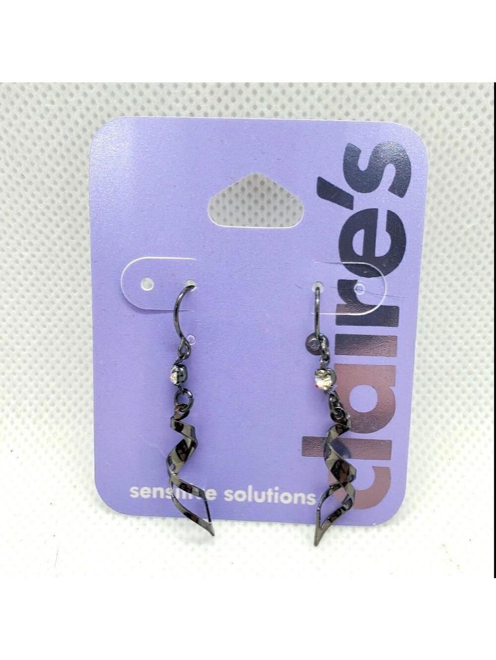 NWT Claire's Gunmetal Dangling Twist Earrings Dark Academia Y2K